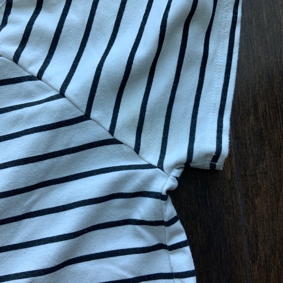 SANCTUARY Striped Flowy Top. Size XS - Picture 3 of 8